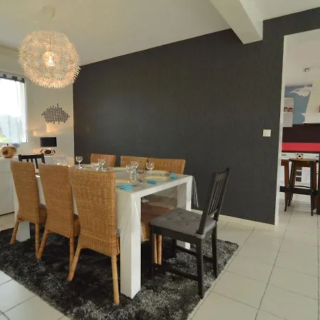 Luxury In Normandy Near Sea Longues-sur-Mer